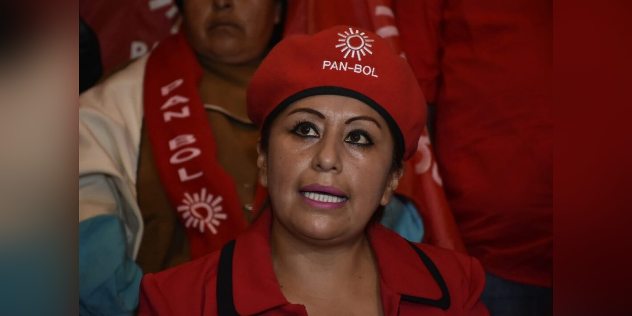 La vicepresidente de PAN-BOL Ruth Nina