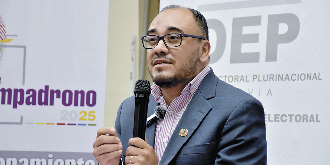 Vocal del TSE, Gustavo Ávila.