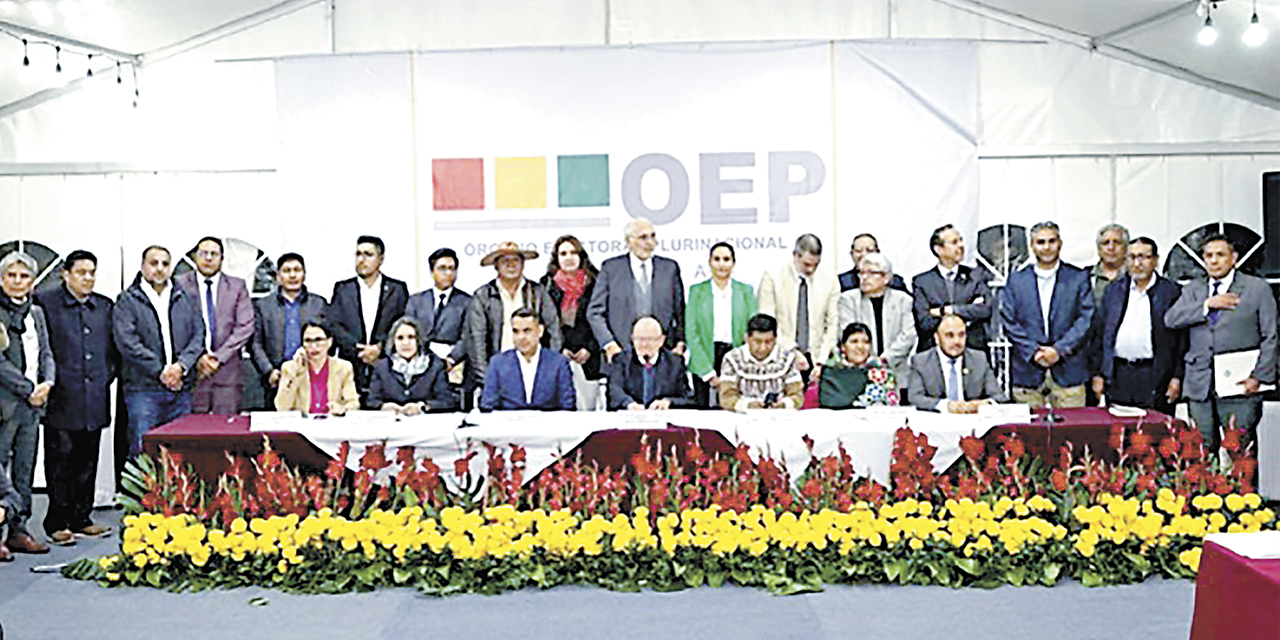 Una cumbre multipartidaria e interinstitucional convocada por el TSE.