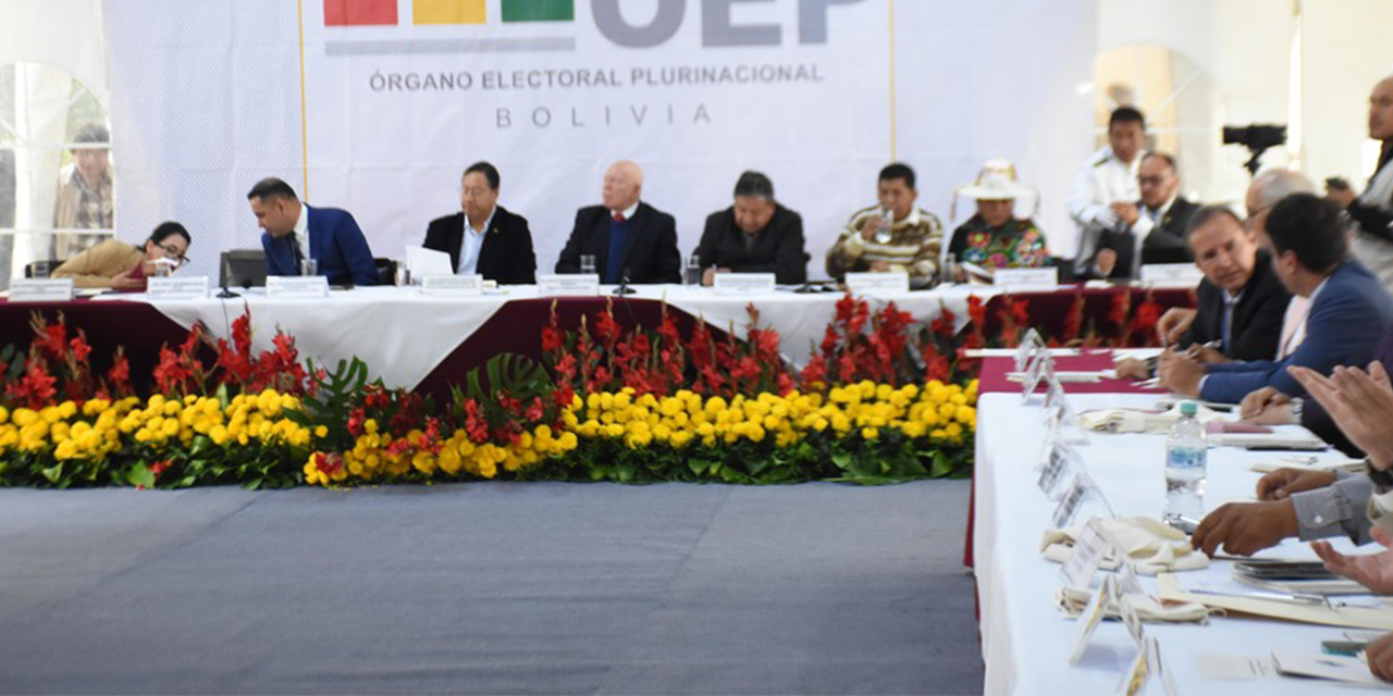 El Encuentro Multipartidario se desarrolla en medio de una alerta sobre las elecciones