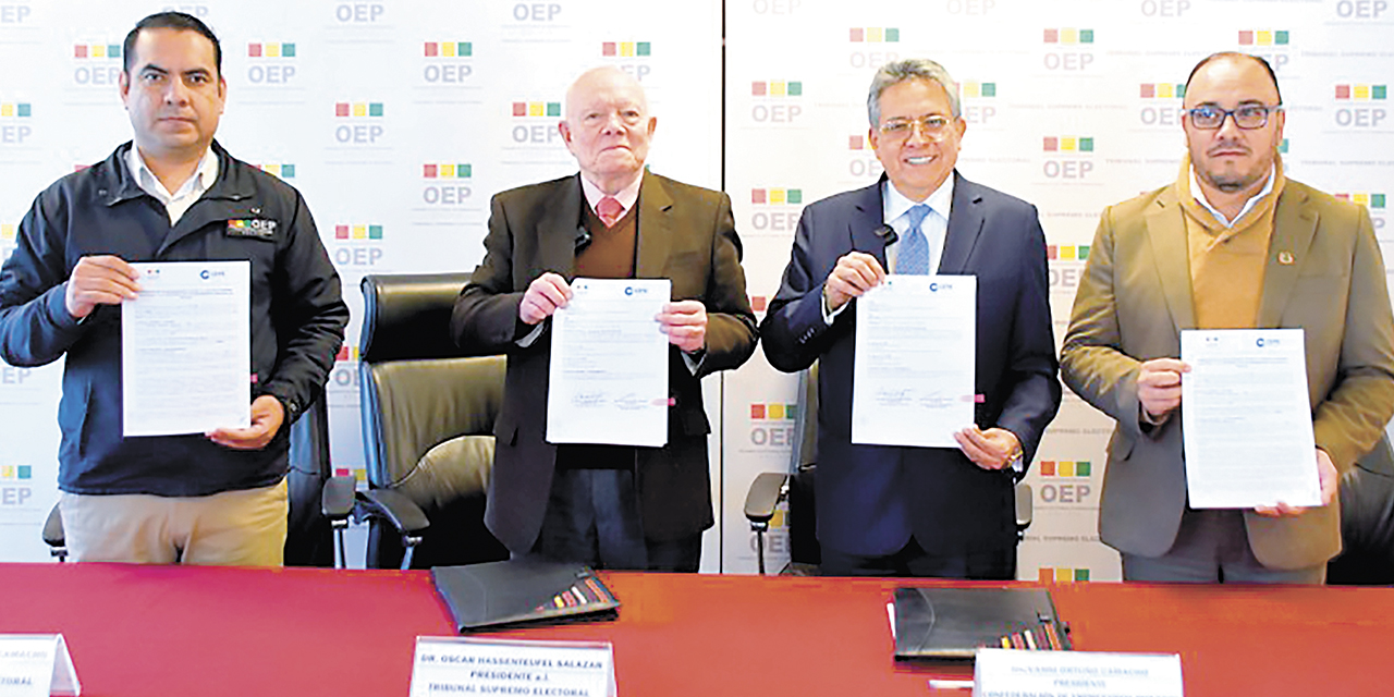 Autoridades del TSE y de la CPEB.