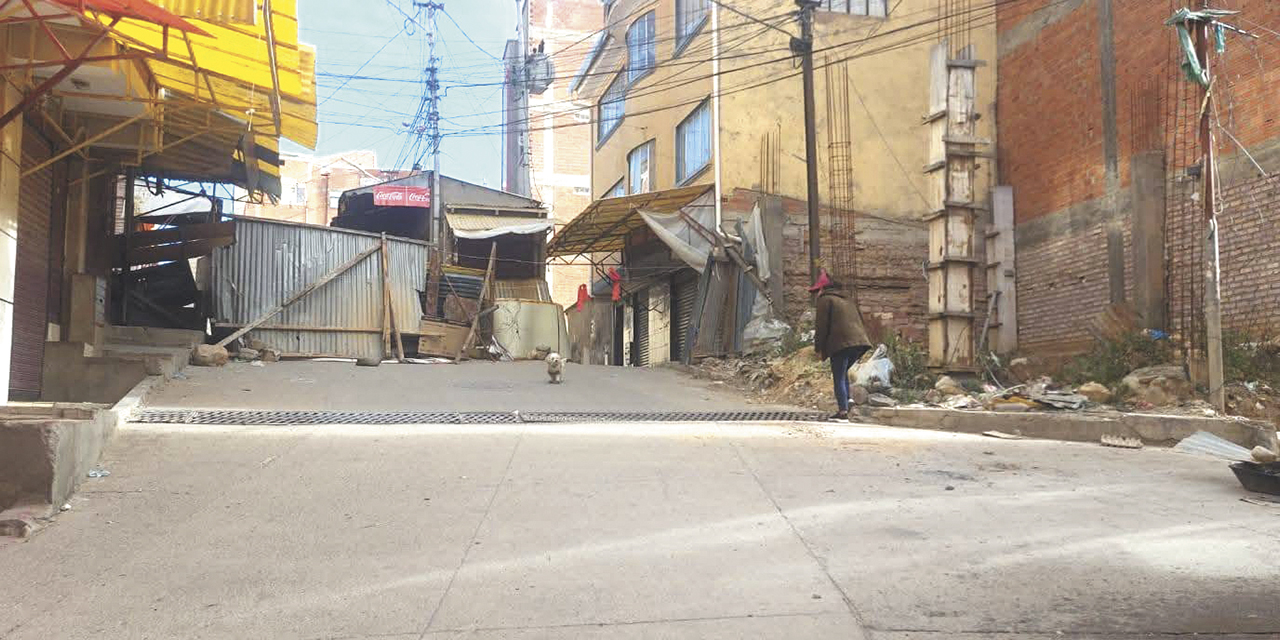 Una de las barricadas para evitar el ingreso de los bloqueadores al municipio.