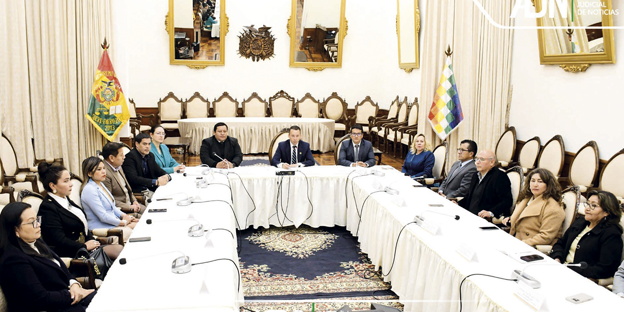 Encuentro de representantes del Órgano Judicial. 