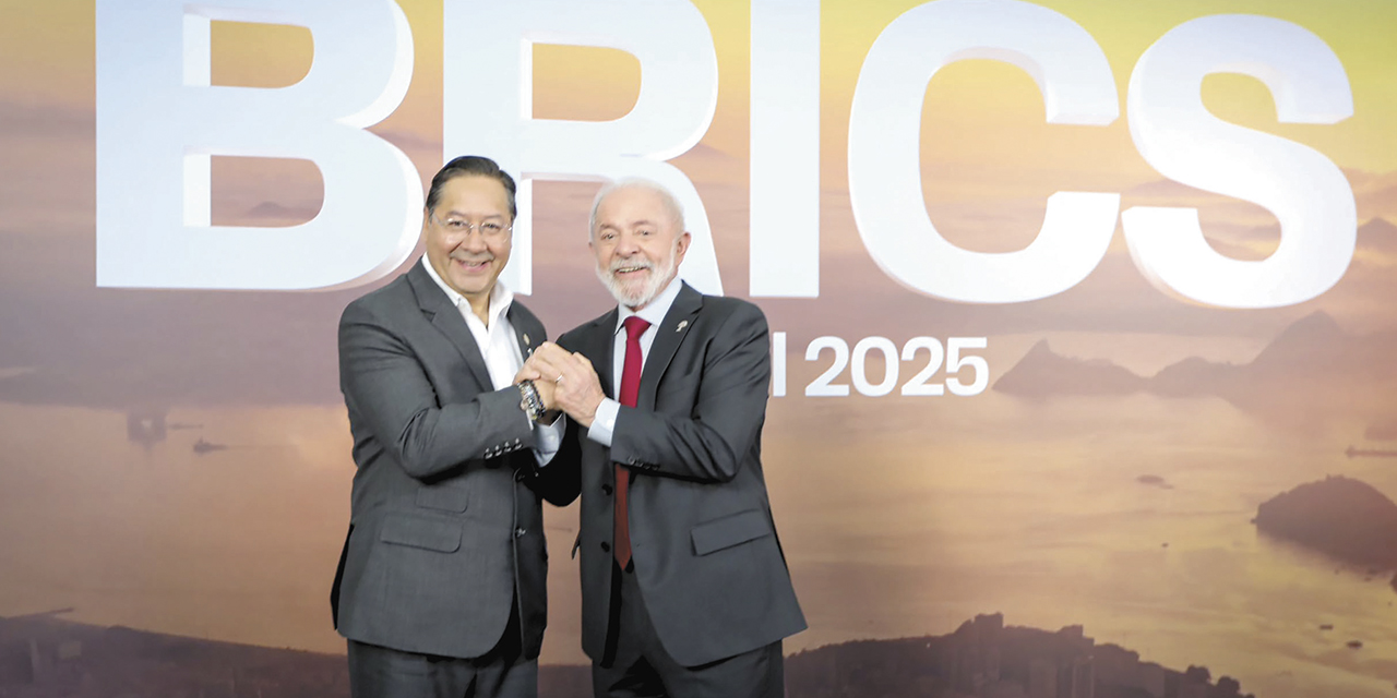El presidente Luis Arce y su homólogo brasileño, Lula da Silva, en la Cumbre del Brics.