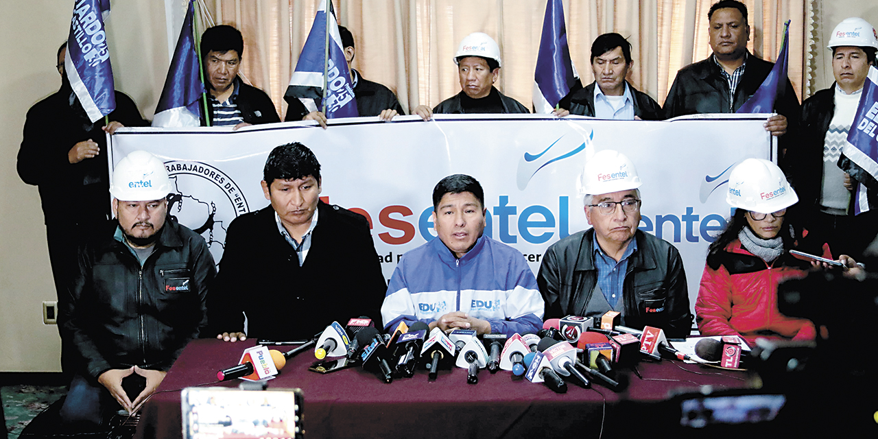 Romeo Dante Molina, secretario ejecutivo de la Federación Sindical de Trabajadores de Entel Bolivia.