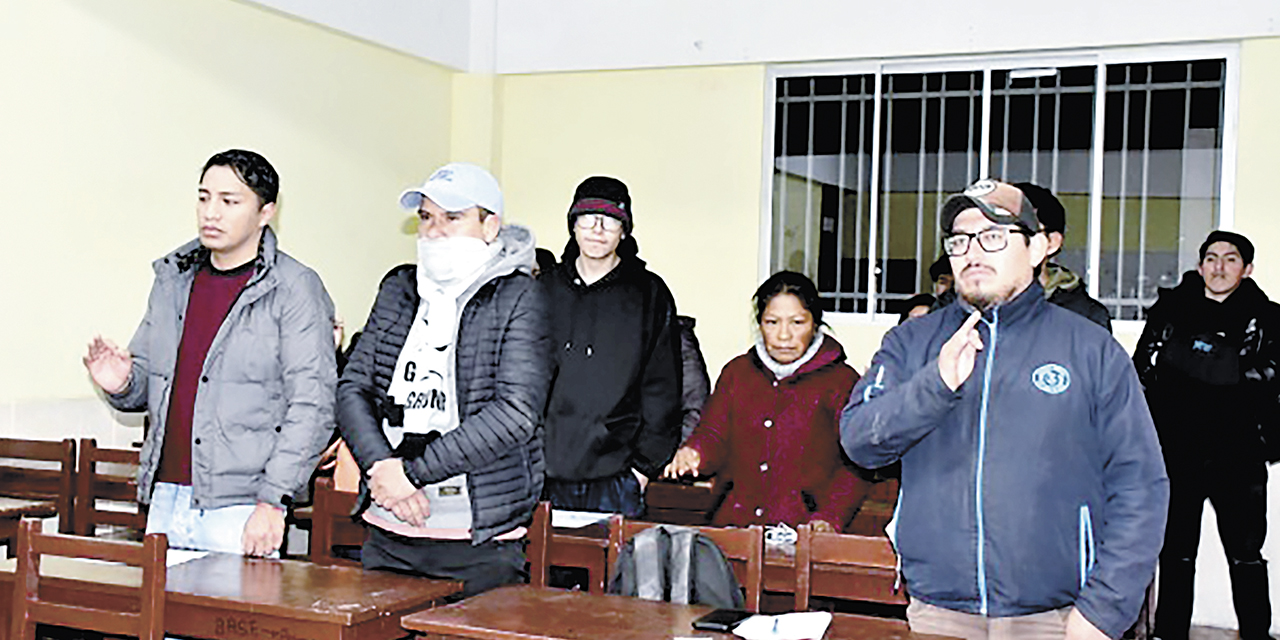 Posesión de jurados electorales en la ciudad de Oruro.