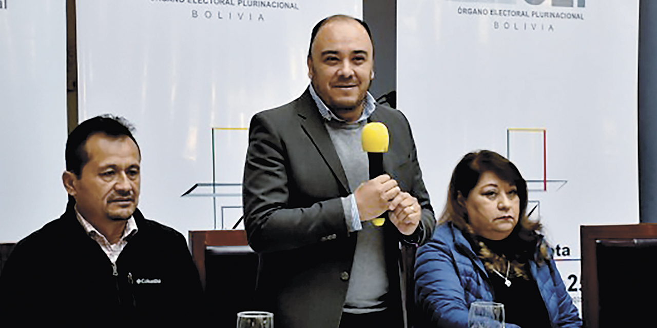Vocal Gustavo Ávila.
