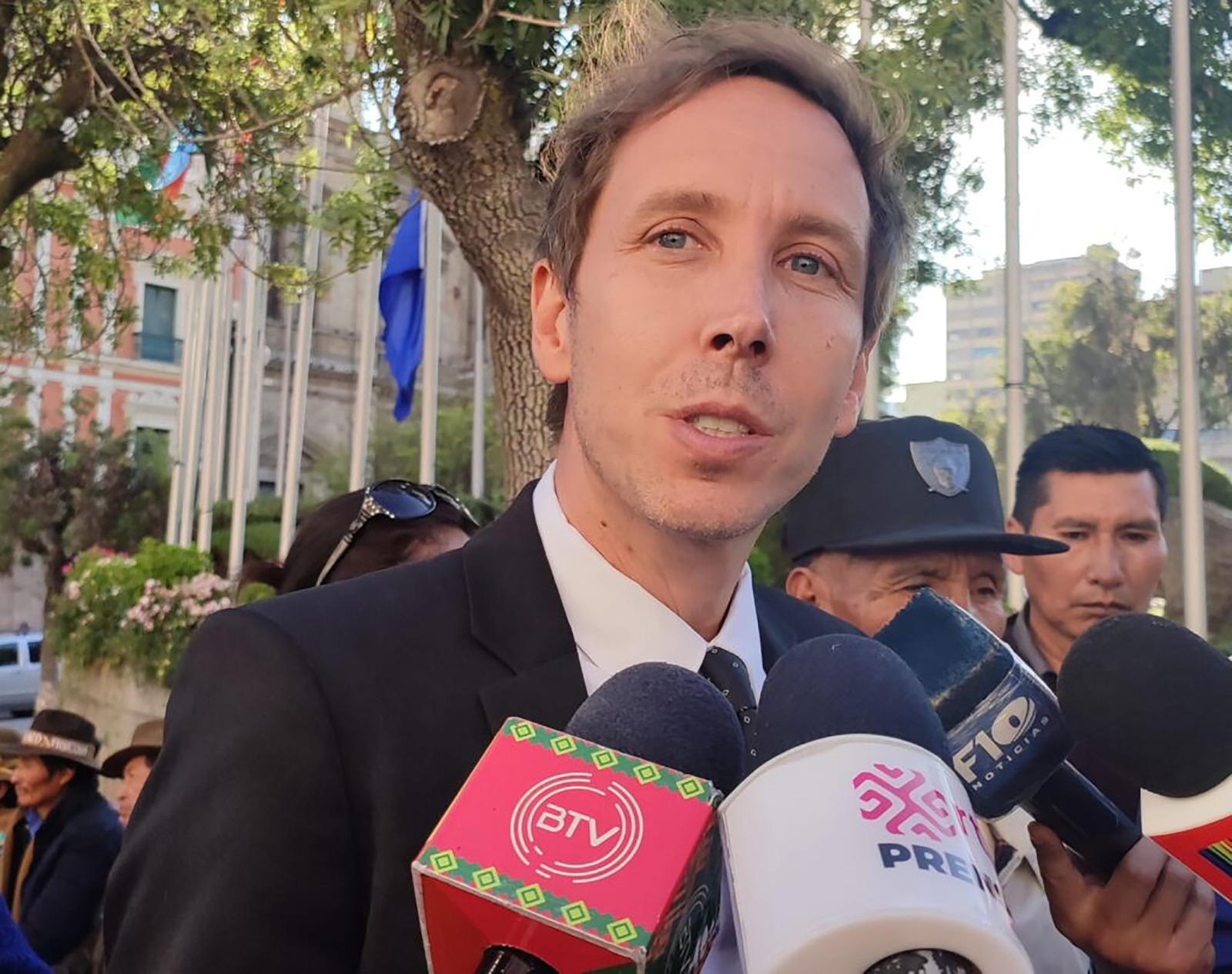 ABOGADO THOMAS BECKER 280825