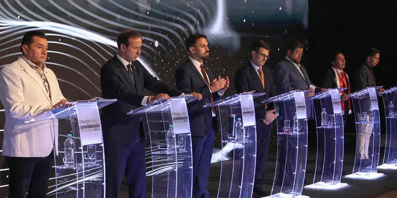 Debate presidencial en la ciudad de Santa Cruz de la Sierra.