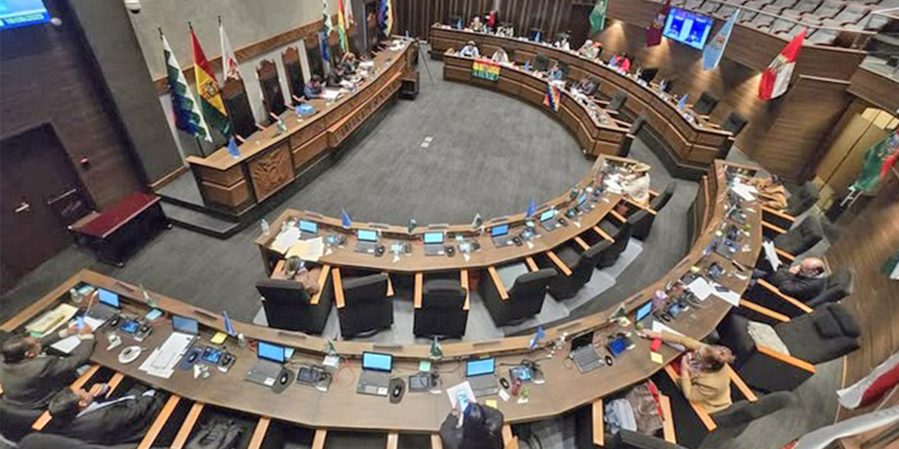 El Senado aplaza el tratamiento de un préstamo por $us 150 millones
