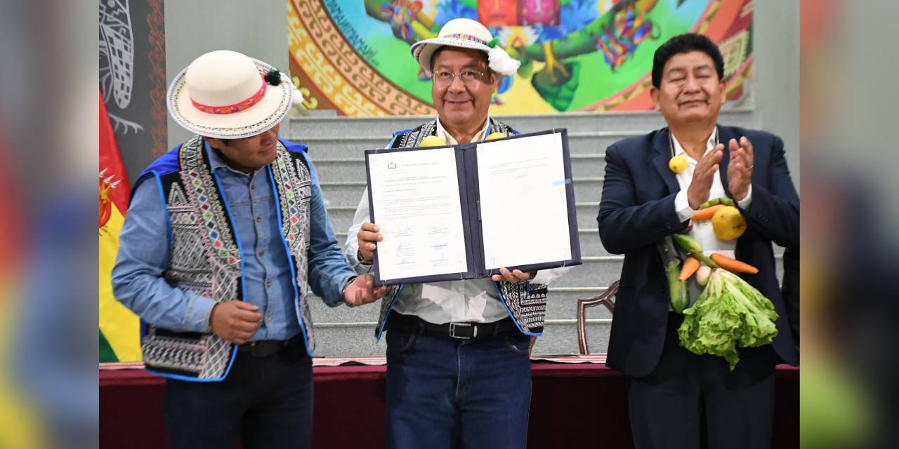 Arce promulga ley que incorpora a la Red Vial Fundamental ruta que une a Chuquisaca, Potosí y Tarija