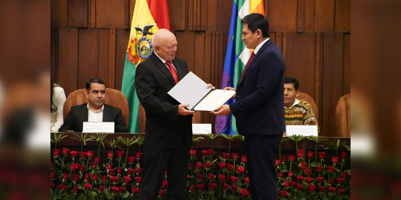 La entrega de credenciales a autoridades judiciales, acto que se llevó a cabo el año pasa-do.