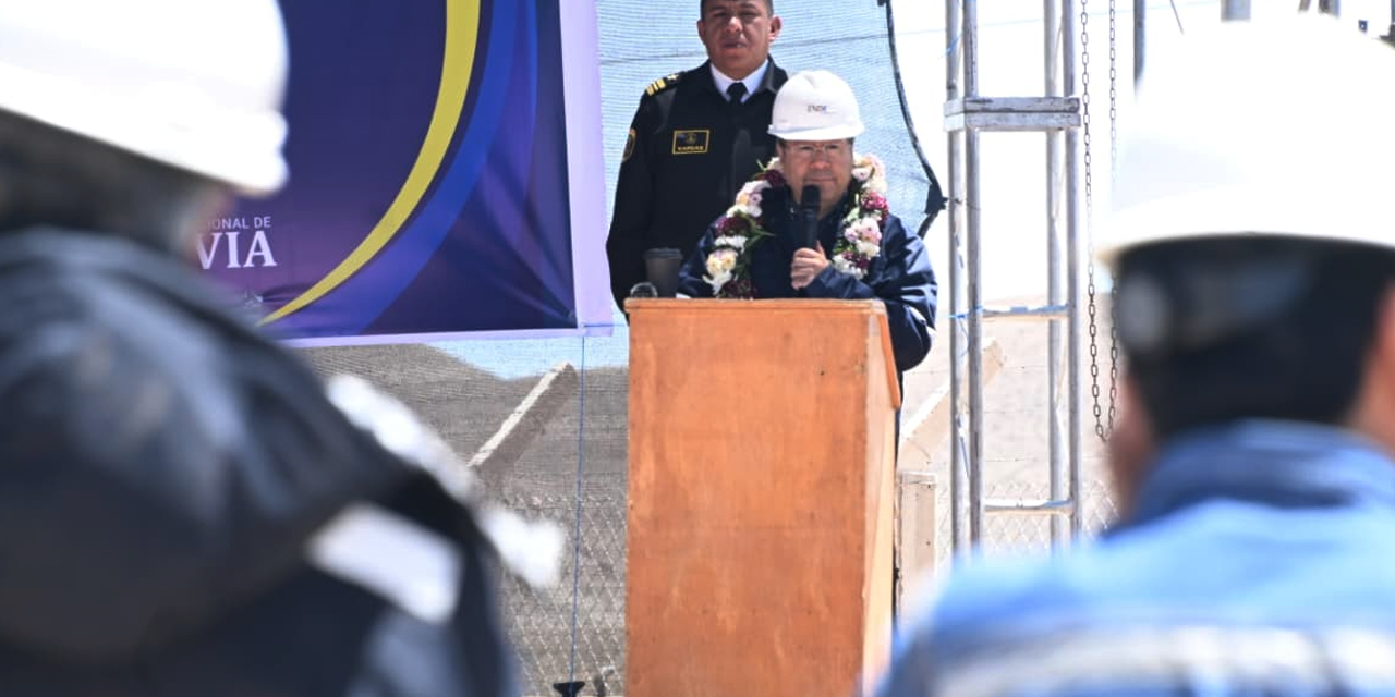 Presidente Arce denuncia trabas a la industrialización del litio por parte de la Asamblea