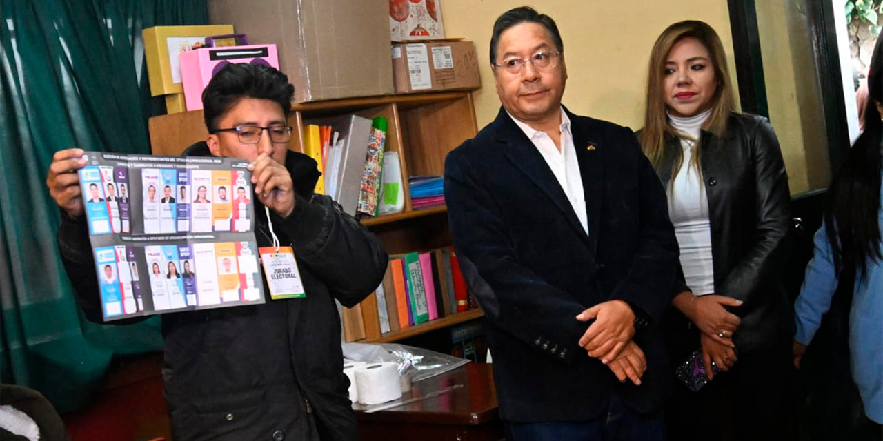 El presidente Luis Arce durante la votación del 17 de agosto.