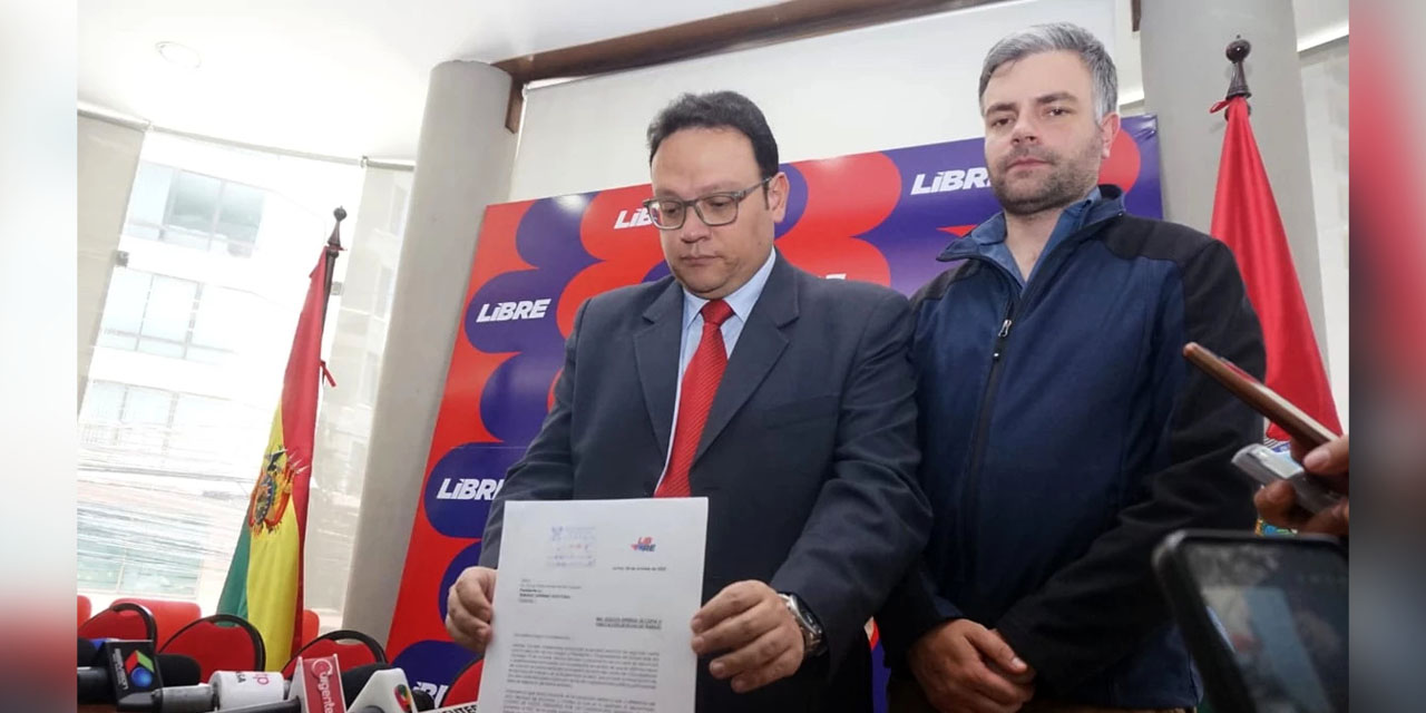 Tuto Quiroga, excandidato de Libre, recibe amplia cobertura periodística.  Tuto Quiroga, excandidato de Libre, recibe amplia cobertura periodística.