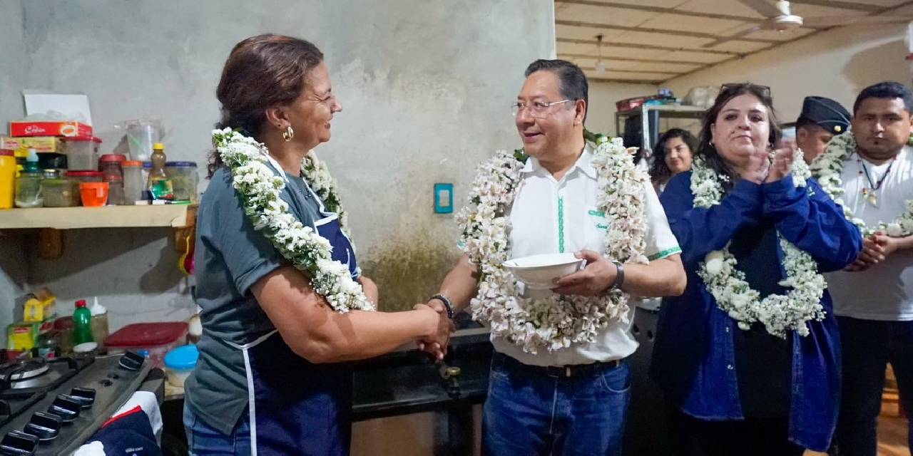 El presidente Luis Arce en la entrega de conexiones de gas natural en Santa Cruz.