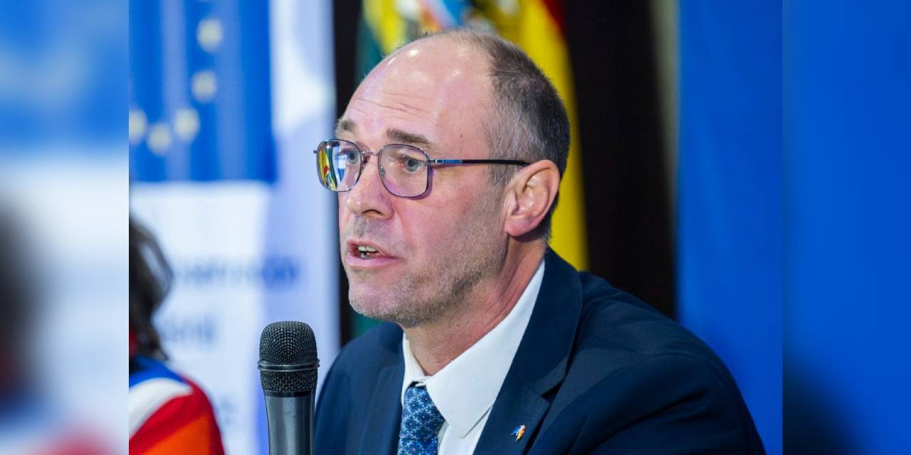 La Unión Europea ratifica 120 observadores en la segunda vuelta y llama a los candidatos a respetar el resultado oficial