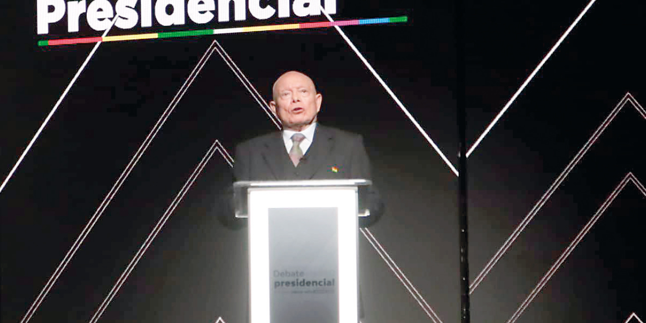 Hassenteufel califica de “cínico” el intento de cesar el TSE y evitar la segunda vuelta