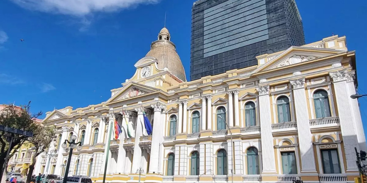 Instalaciones del Legislativo, el antiguo y nuevo edificio. Foto ALP Instalaciones del Legislativo, el antiguo y nuevo edificio. Foto ALP