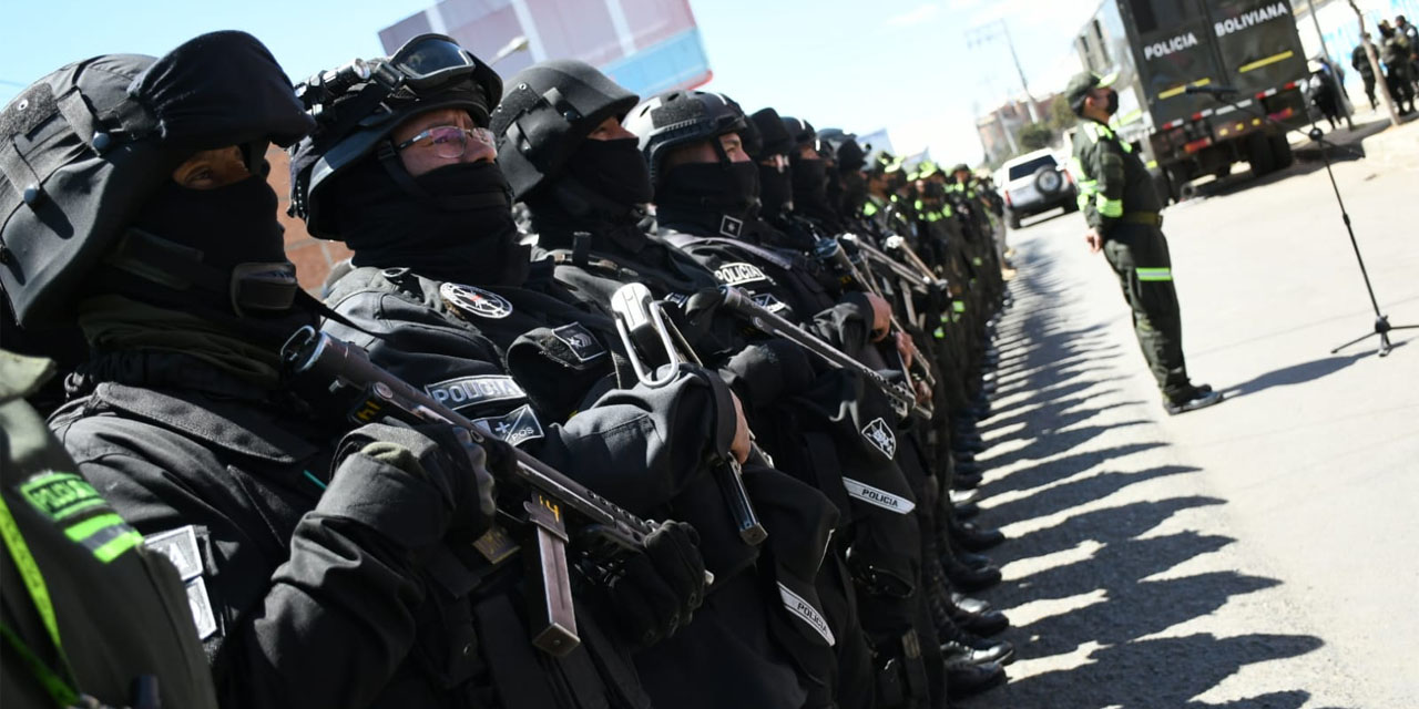 Policías en un operativo en la ciudad de El Alto, La Paz. Foto: Archivo