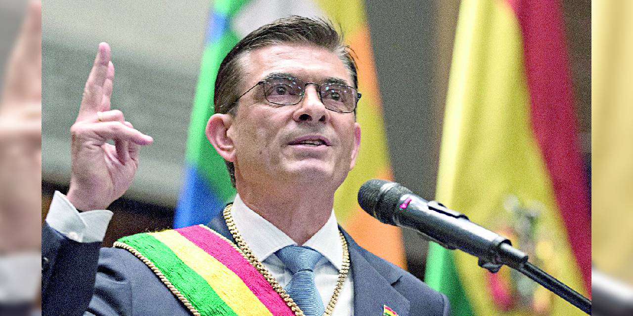 El presidente de Bolivia, Rodrigo Paz, en su discurso de posesión.