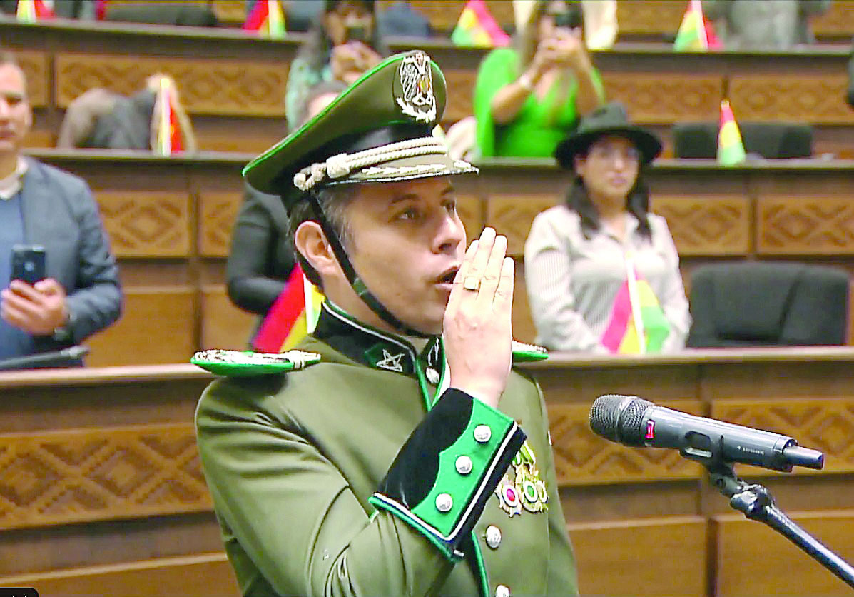 LARA JURAMENTO2 09 11