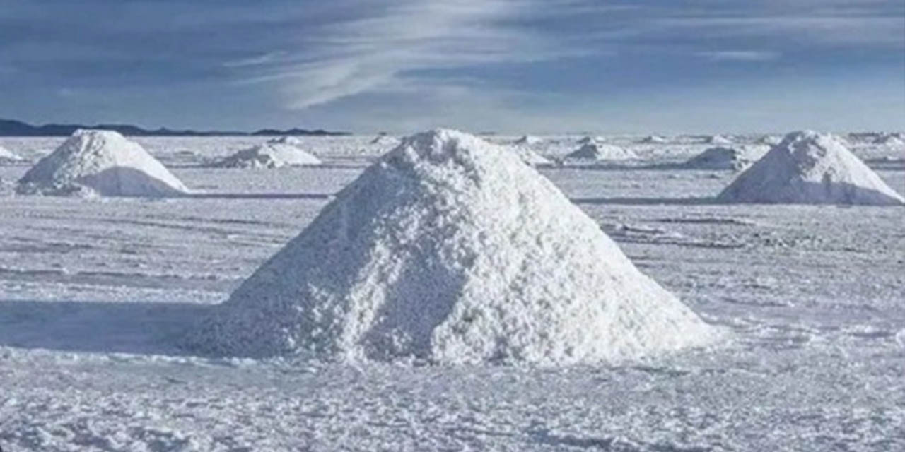 El salar de Uyuni, donde se prevé industrializar el litio.