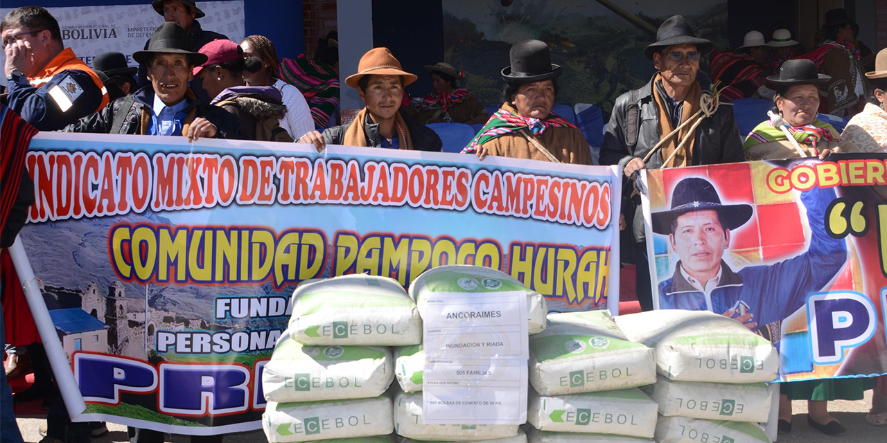 Autoridades entregan 1.916 t de ayuda humanitaria a 64 municipios paceños 