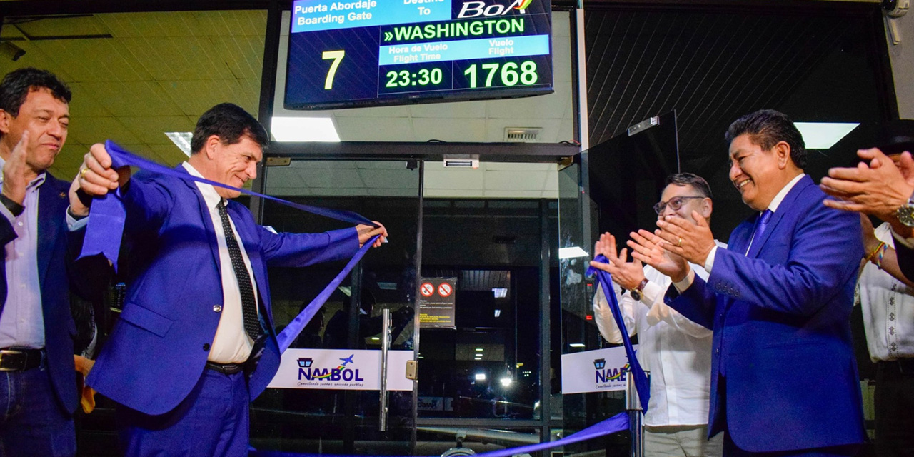 Autoridades de Gobierno inauguran los vuelos de BoA hacia Washington. 