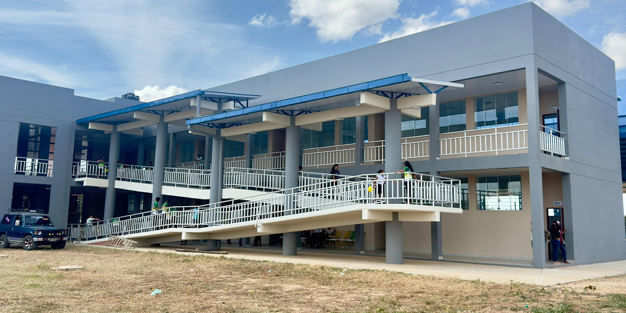 Unidad educativa construida con materiales de primera que permitirá mejorar la calidad de la educación estudiantil.