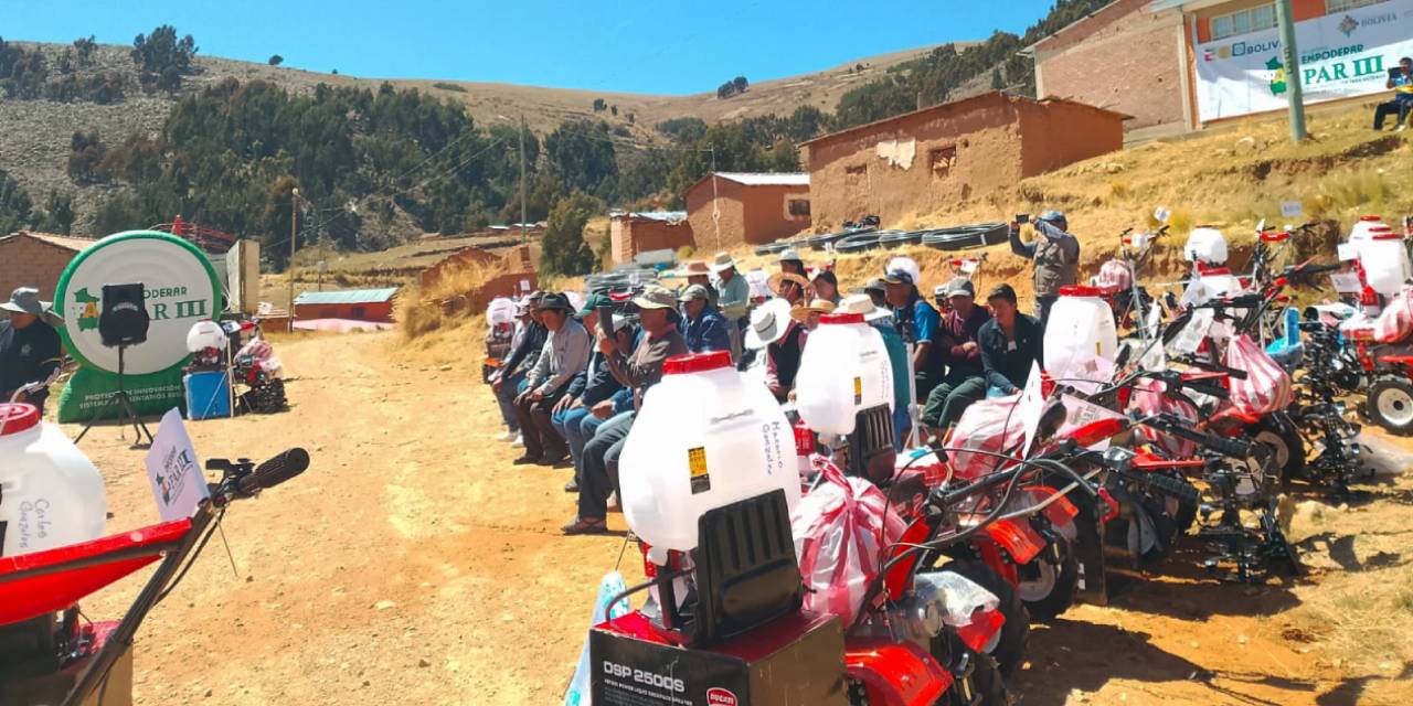 Equipos entregados en Arani, Cochabamba