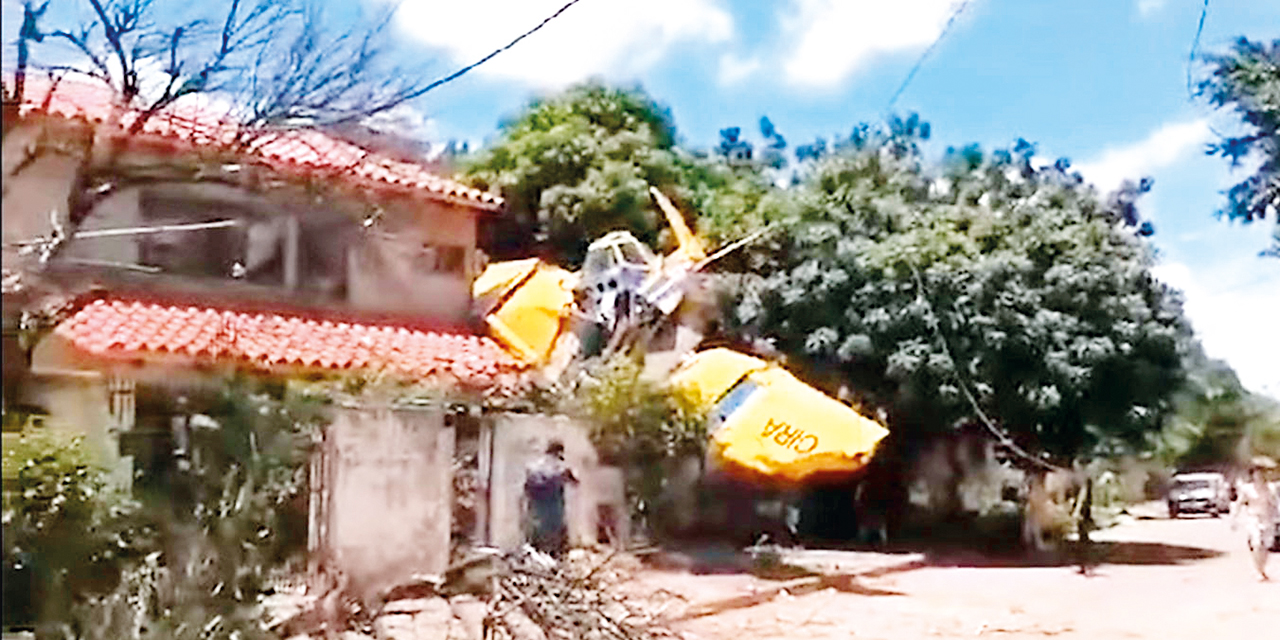 Estado de la avioneta en una vivienda.