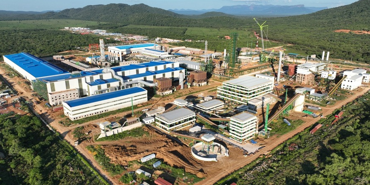 El Complejo Siderúrgico del Mutún se emplaza en la localidad cruceña de Puerto Suárez. Foto: Archivo.