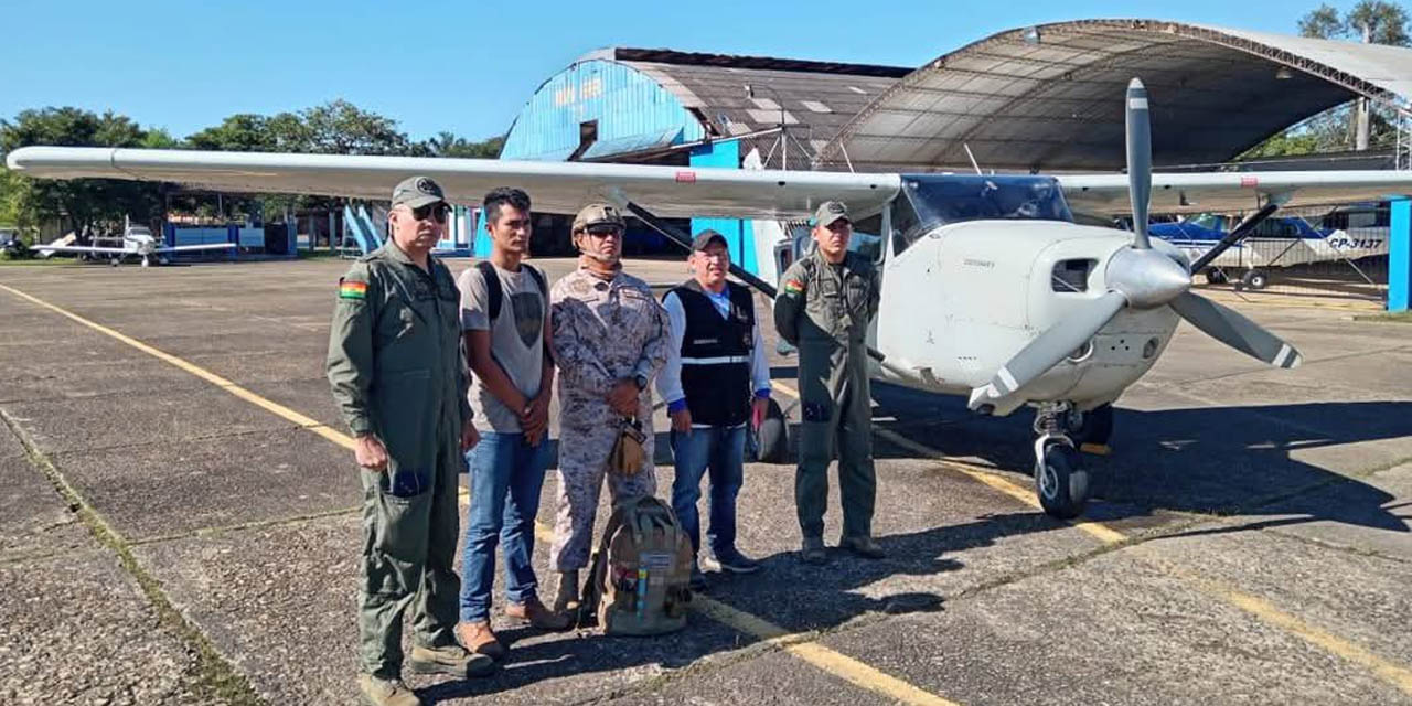 Equipo encargado de la búsqueda de la avioneta desaparecida.