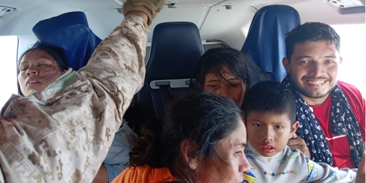 Los rescatados, entre ellos un menor, fueron evacuados de inmediato a la ciudad de Trinidad.