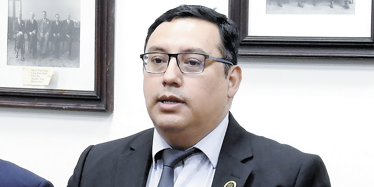 Presidente del TDJ de Tarija, Luis Esteban Ortiz.