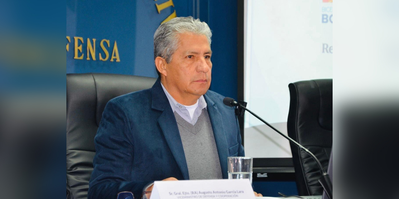 El ministro de Defensa, Edmundo Novillo. | Foto: Ministerio de Defensa.