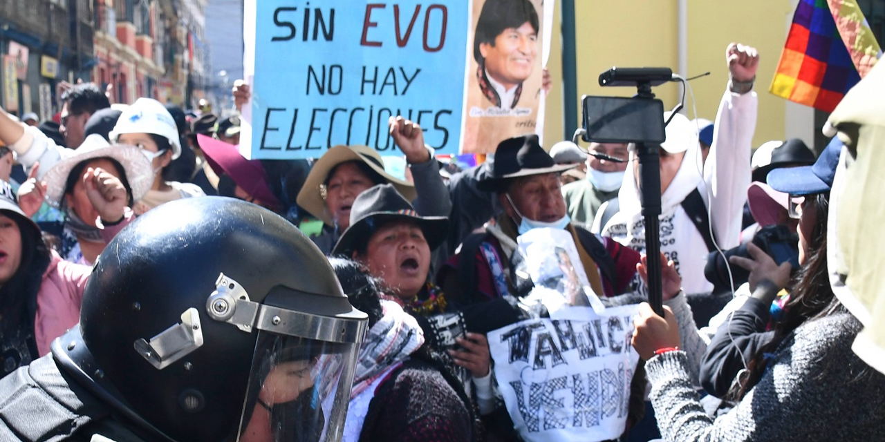 Una marcha del evismo en la ciudad de La Paz.