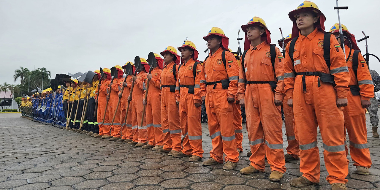 FFAA inician operativos antiincendios en Santa Cruz e instalarán campamentos en zonas de riesgo 