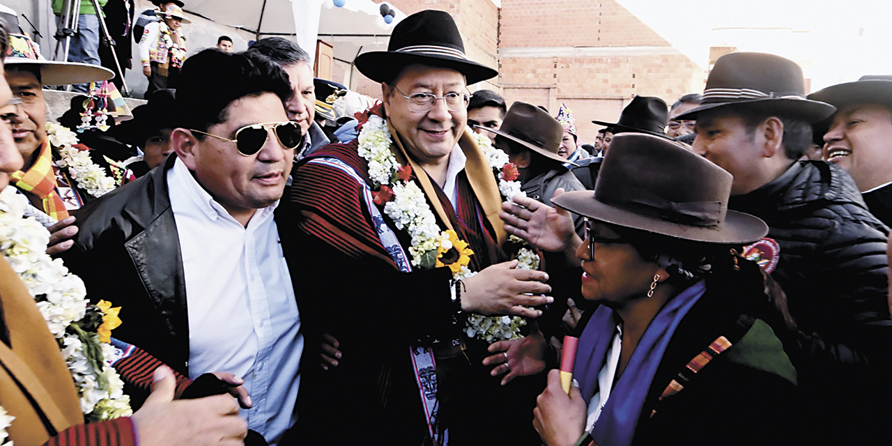 Arce acompañó los actos de festejo de la CSUTCB.