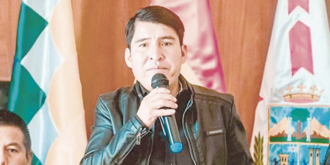 El gobernador de Chuquisaca, Damián Condori.