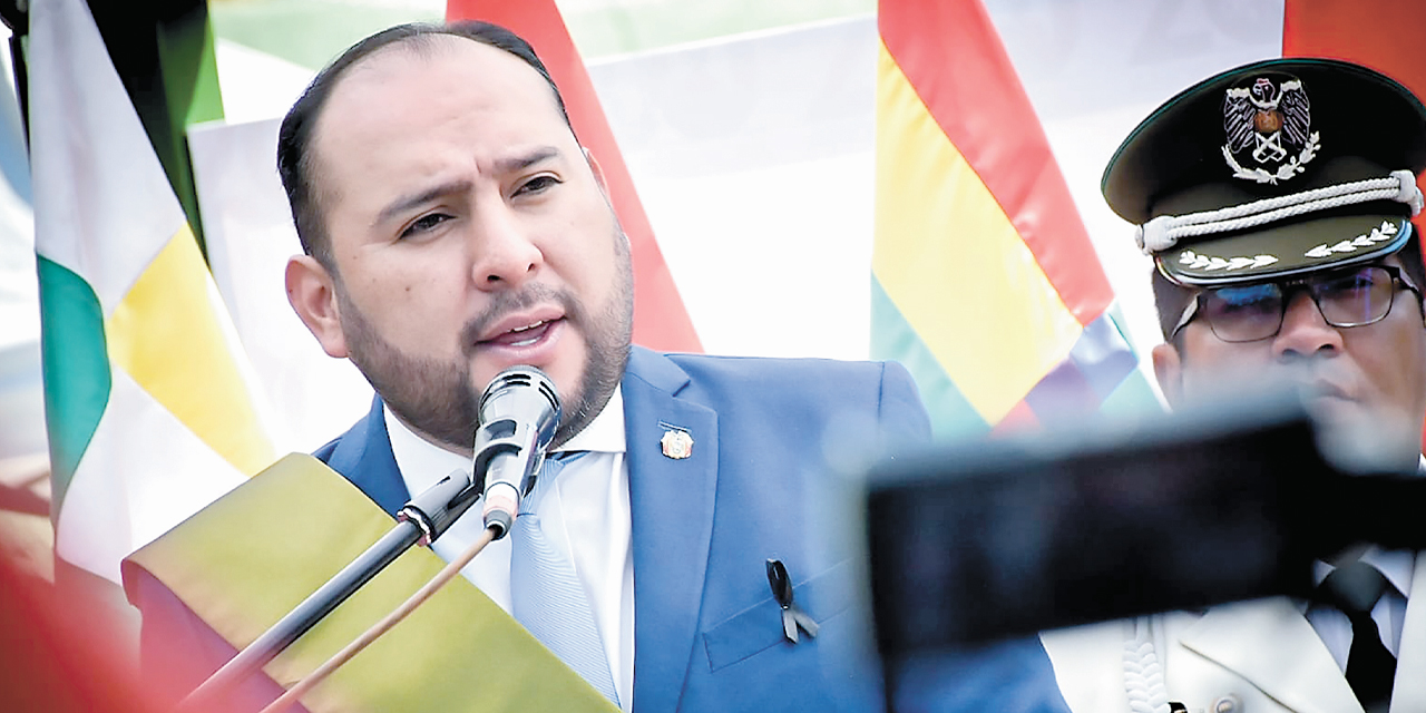 El ministro de Gobierno, Roberto Ríos.