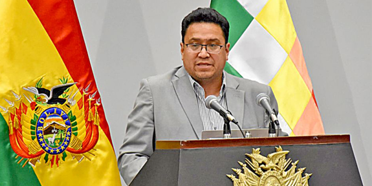 Gobierno formaliza denuncia contra Evo por terrorismo y otros delitos