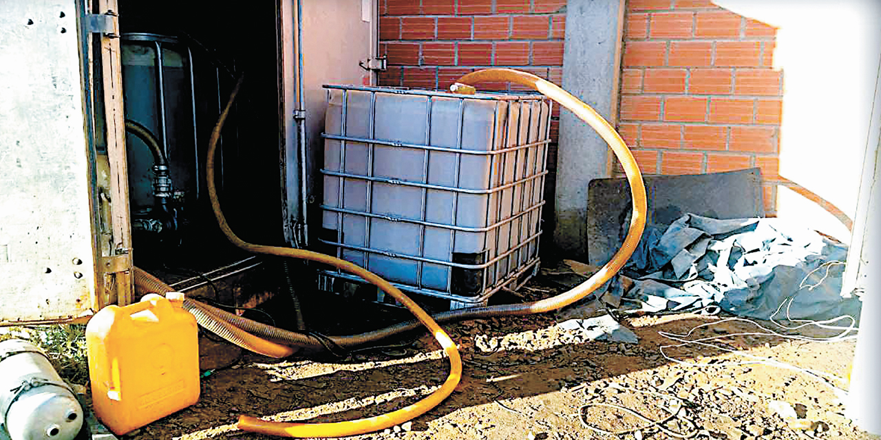 Foto referencial de contrabando de combustible. 