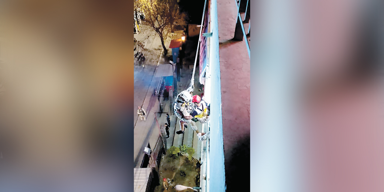 El simulacro de rescate en caso de terremotos, en la UMSS.