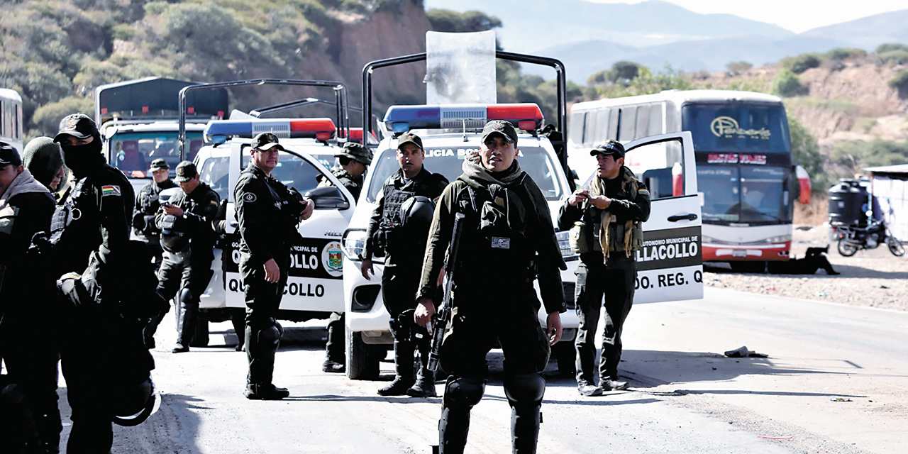 Controles policiales para evitar nuevos bloqueos.