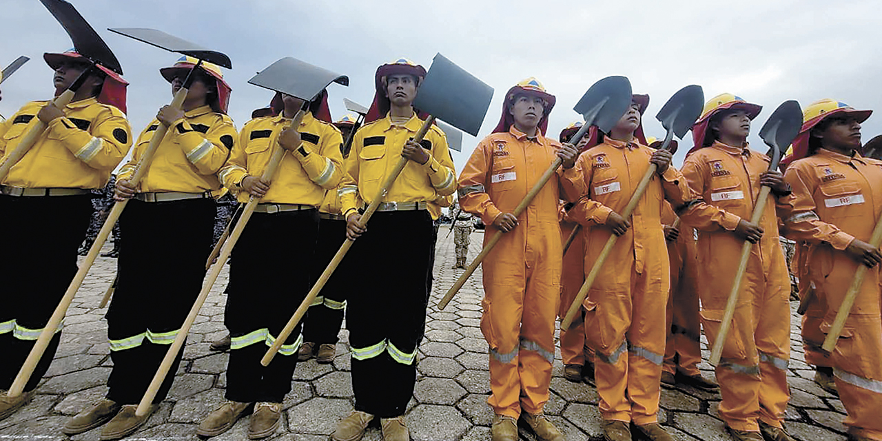 Personal preparado para la lucha contra los incendios.