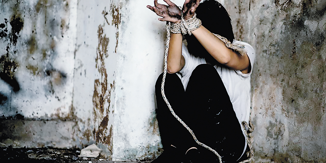 Representación de un hecho de tortura contra una persona. 