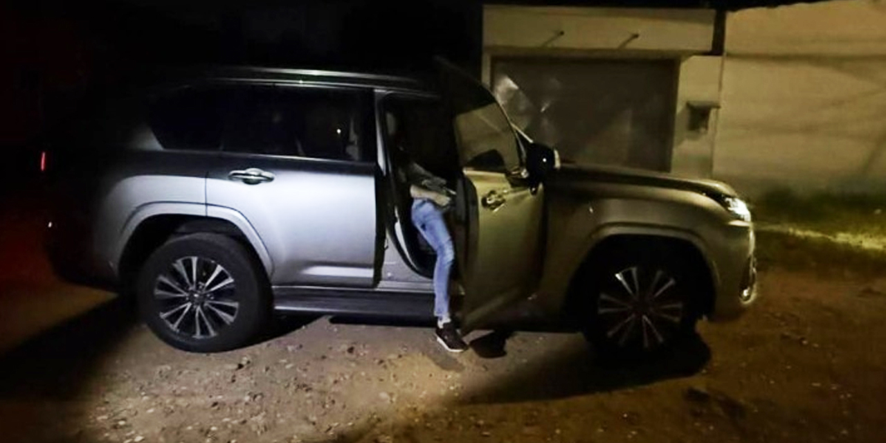 La noche del 21 de agosto, dos personas fueron acribilladas en su vehículo en  Santa Cruz