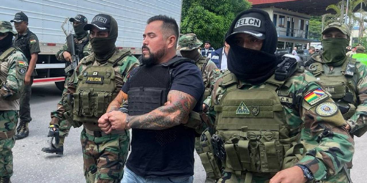 Entrega de un ciudadano brasileño a autoridades de su país, en Cobija.